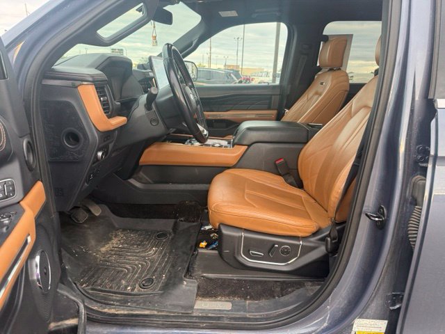 Used 2023 Ford Expedition Max Platinum AWD/4WD image 16