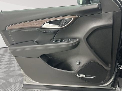 Used 2023 Buick Envision Avenir image 17