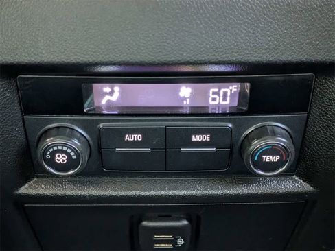 Used 2019 Chevrolet Traverse LT image 20