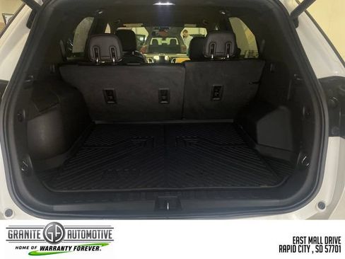 Used 2019 Chevrolet Equinox Premier w/ LPO, Cargo Package FWD image 19