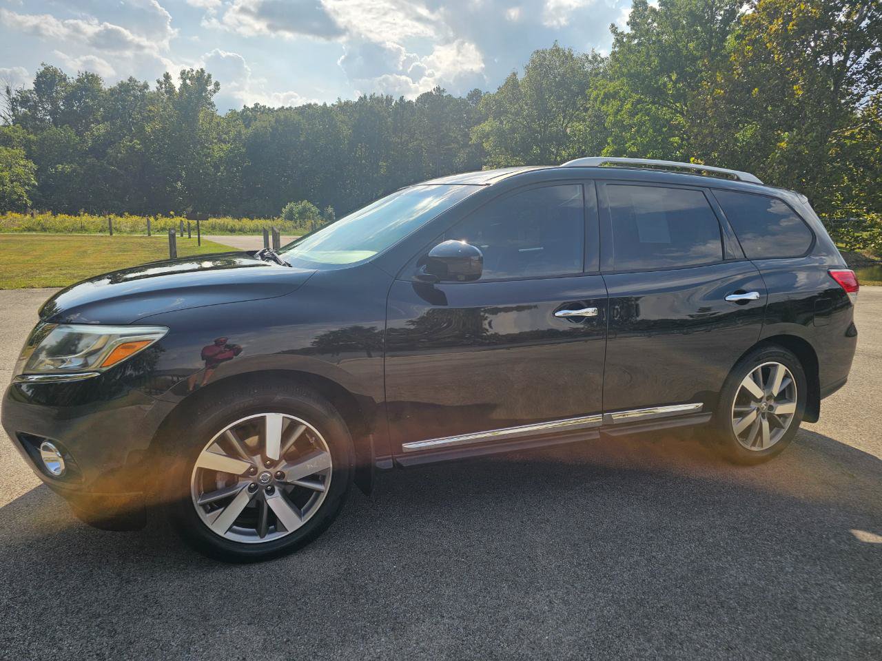 Used 2014 Nissan Pathfinder Platinum w/ Platinum Premium Package FWD image 10