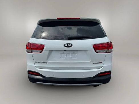 Used 2016 Kia Sorento EX FWD image 10
