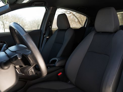 Used 2022 Honda HR-V Sport image 17