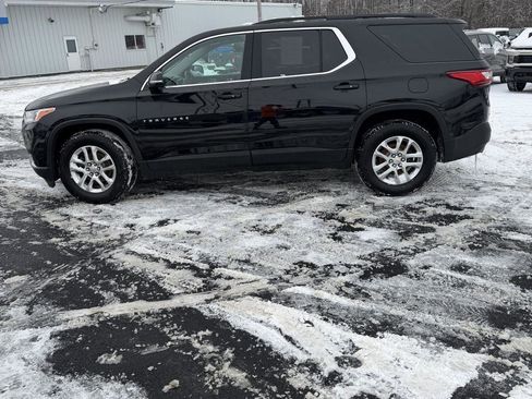 Used 2020 Chevrolet Traverse LT image 3