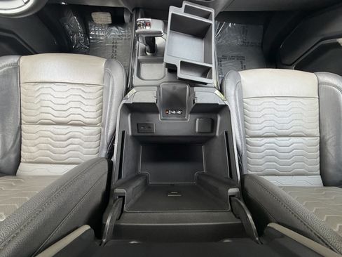 Used 2022 Chevrolet Silverado 1500 ZR2 w/ Technology Package AWD/4WD image 28