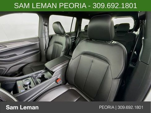 New 2025 Jeep Grand Cherokee L Limited w/ Black Appearance Package image 19