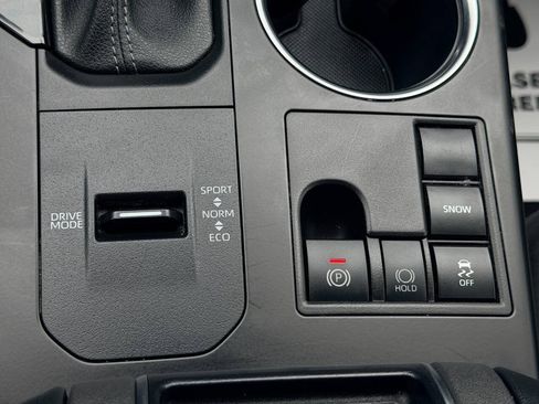 Used 2023 Toyota Highlander L FWD image 53