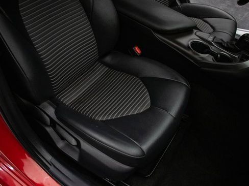 Used 2022 Toyota Camry SE image 17