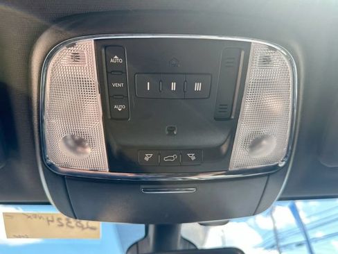 Used 2020 Jeep Grand Cherokee Limited w/ Premium Lighting Group AWD/4WD image 41