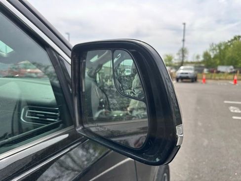 Used 2025 Jeep Wagoneer 4WD w/ Premium Group I image 11