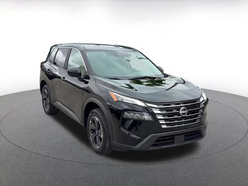 Used 2025 Nissan Rogue SV FWD image 3