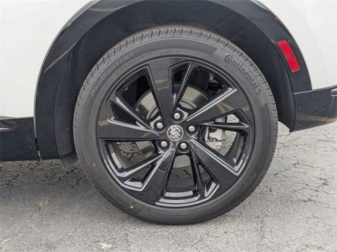 Used 2022 Buick Envision Essence w/ Sport Touring Package image 13