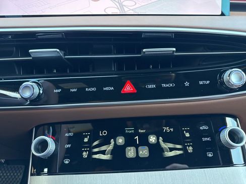 New 2026 Genesis GV70 2.5T Advanced image 22