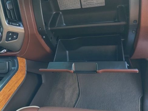 Used 2016 Chevrolet Silverado 2500 High Country image 23