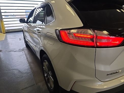 Used 2019 Ford Edge Titanium FWD image 6