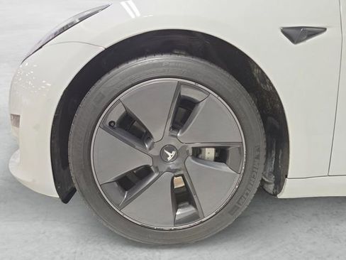 Used 2021 Tesla Model 3 Standard Range Plus image 23