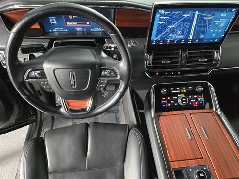Used 2024 Lincoln Navigator L 4WD image 16