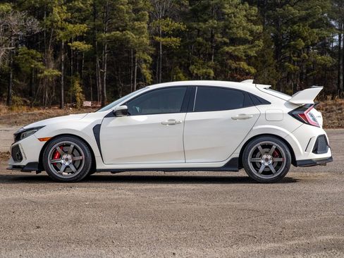 Used 2018 Honda Civic Type R image 11