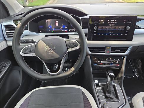 New 2025 Volkswagen Taos SE image 16