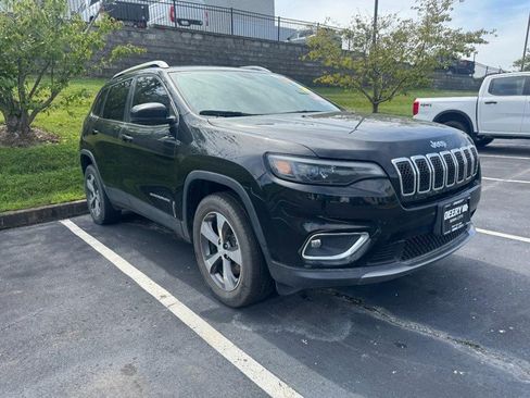 Used 2019 Jeep Cherokee Limited AWD/4WD image 4