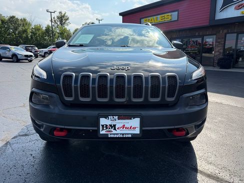 Used 2015 Jeep Cherokee Trailhawk w/ Comfort/Convenience Group AWD/4WD image 2