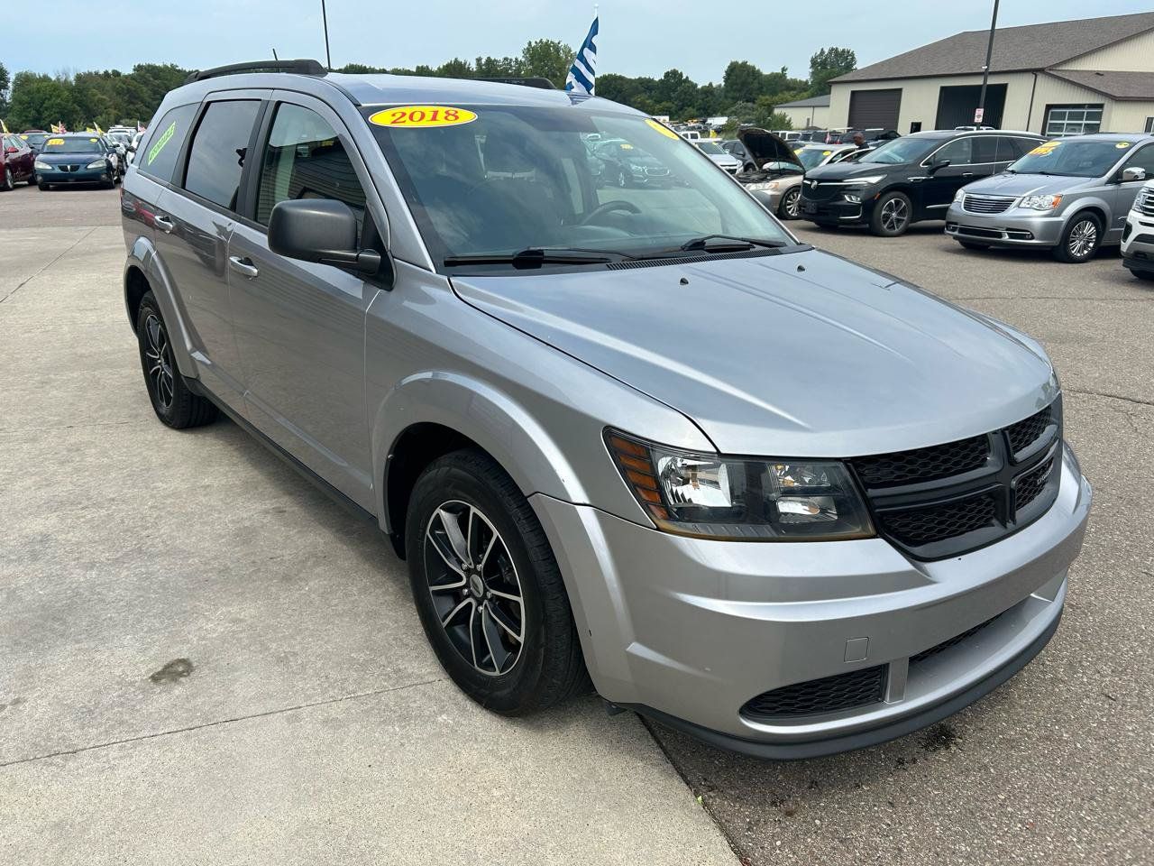 Used 2018 Dodge Journey SE w/ Connectivity Group FWD image 3