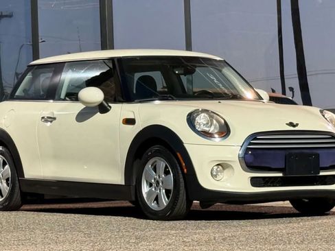 Used 2015 MINI Cooper 2-Door Hardtop image 18