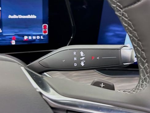 New 2025 Chevrolet Suburban Premier image 19