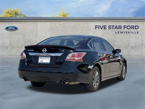 Used 2015 Nissan Altima 2.5 S w/ Sport Value Package FWD image 4