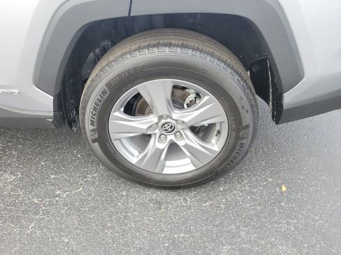 Used 2022 Toyota RAV4 XLE image 7