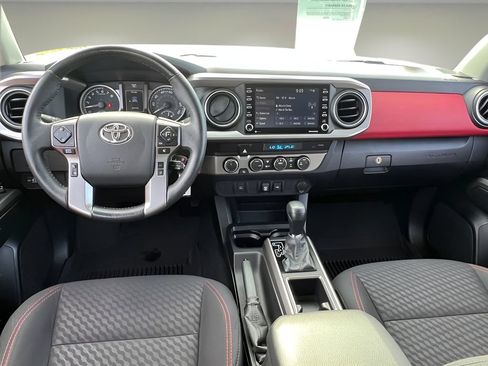 Certified 2021 Toyota Tacoma SR5 AWD/4WD image 13