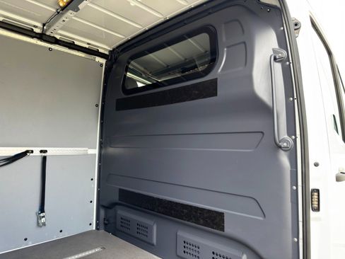 Used 2023 Mercedes-Benz Sprinter 1500 image 32