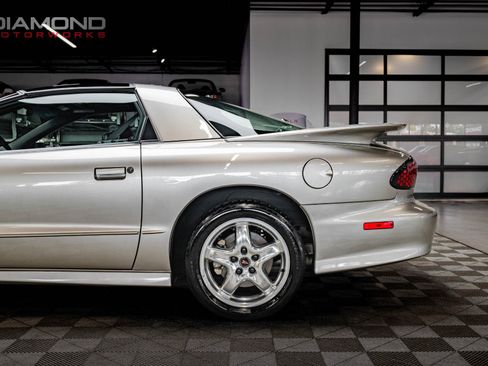 Used 2002 Pontiac Firebird Formula RWD image 7