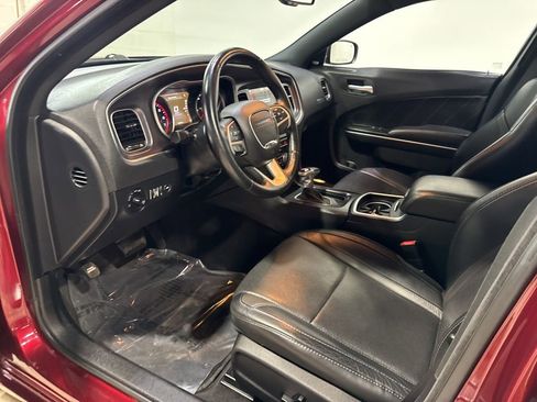 Used 2017 Dodge Charger SXT w/ AWD Plus Group image 31