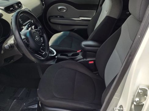 Used 2017 Kia Soul w/ Convenience Package image 10