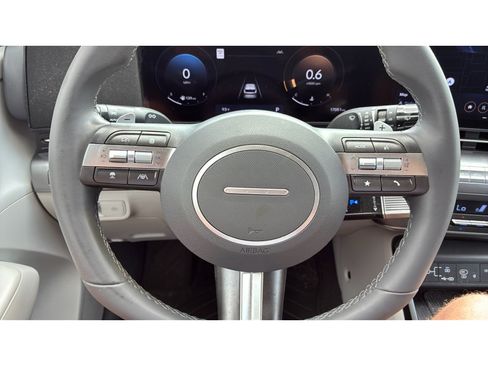 Used 2025 Hyundai Kona SEL AWD/4WD image 14