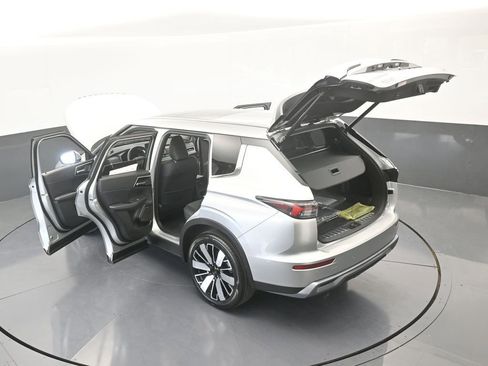 New 2026 Mitsubishi Outlander SE image 67