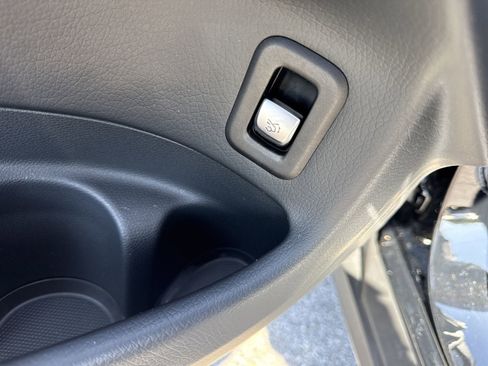 Used 2022 Mercedes-Benz GLC 300 GLC 300 image 39