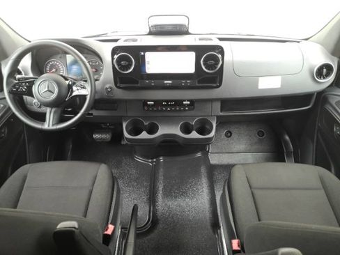 Used 2026 Mercedes-Benz Sprinter 2500 image 3