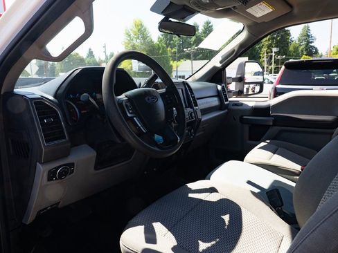 Used 2022 Ford F550 XLT image 14