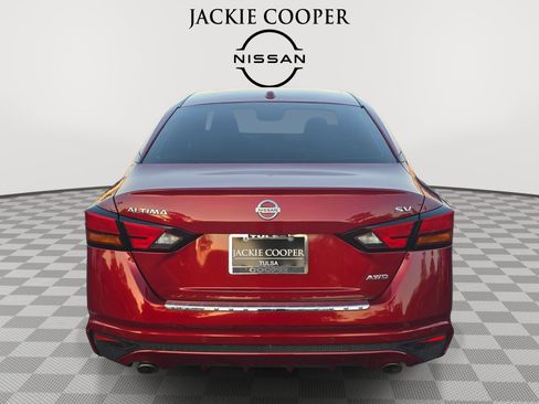 Certified 2022 Nissan Altima 2.5 SV w/ SV Premium Package AWD/4WD image 6