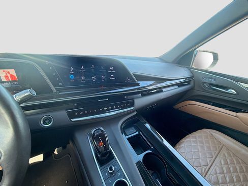 Used 2023 Cadillac Escalade Premium Luxury image 30