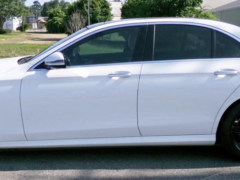 Used 2018 Mercedes-Benz E 300 image 2