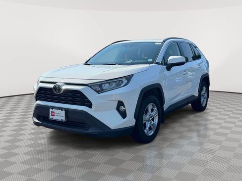 Used 2020 Toyota RAV4 XLE w/ Convenience Package AWD/4WD image 3
