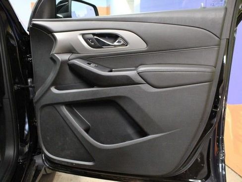 Used 2023 Chevrolet Traverse LT w/ LPO, Floor Liner Package AWD/4WD image 9