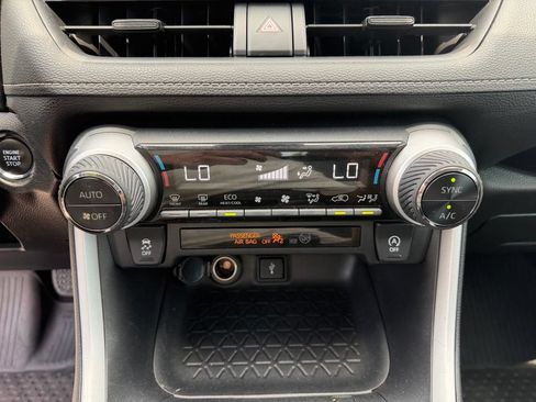 Used 2021 Toyota RAV4 XLE w/ Convenience Package AWD/4WD image 23
