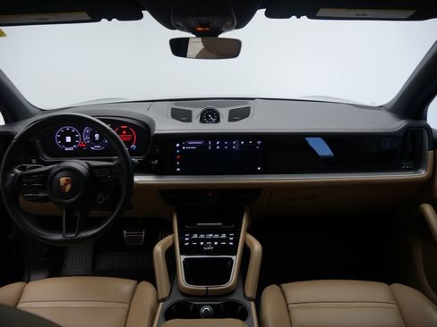 Certified 2024 Porsche Cayenne S AWD/4WD image 25