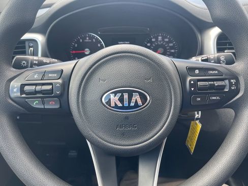 Used 2018 Kia Sorento L FWD image 9