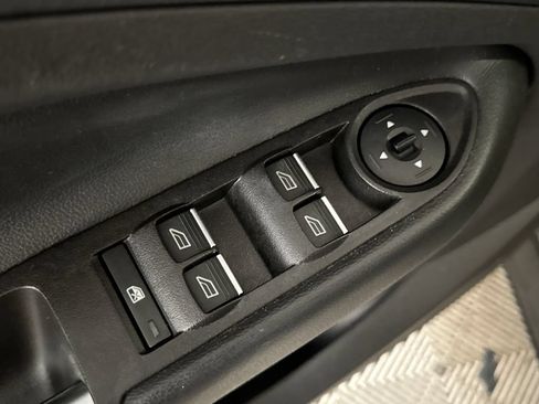 Certified 2017 Ford Escape SE w/ Equipment Group 201A FWD image 11