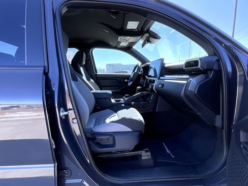 Used 2025 Toyota Tacoma TRD Off-Road image 16